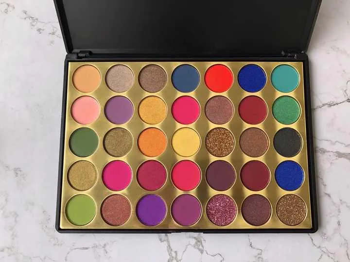مستحضرات تجميل ملونة ماكياج عينيه Cosmetics Eyeshadow Makeup