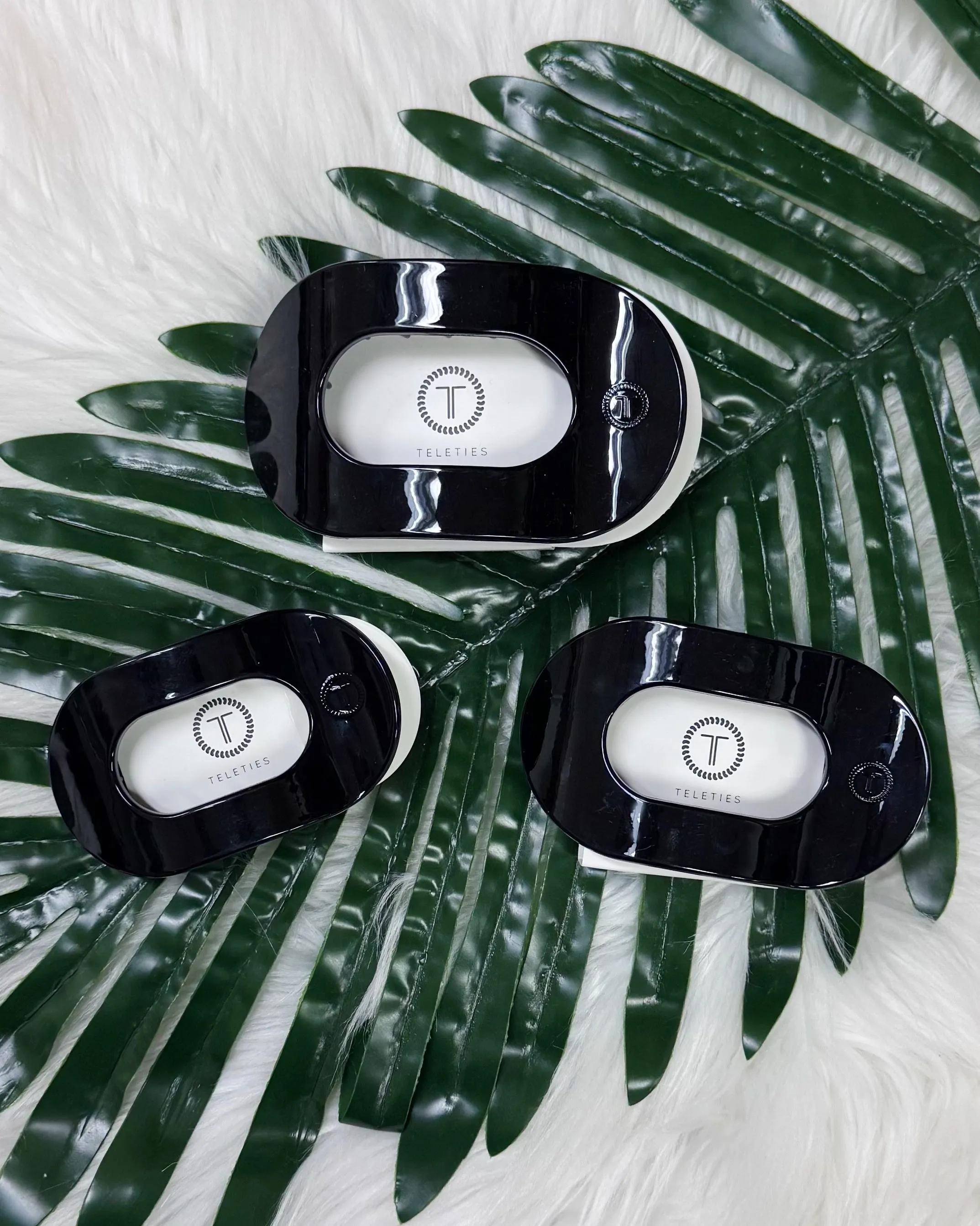 TELETIES Jet Black Flat Round Hair Clip